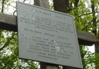 Vztyčení kříže "Zbytečným obětem 1943-5"
